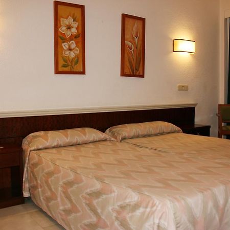 Hotel La Nina Кала-Мільор Номер фото